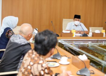 Wali Kota Bandung, Oded M. Danial saat menerima silaturahim Kadamas dan Keluarga Pahlawan Nasional Raden Dewi Sartika