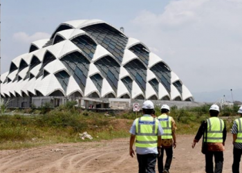Pembangunan Masjid Al Jabbar Molor