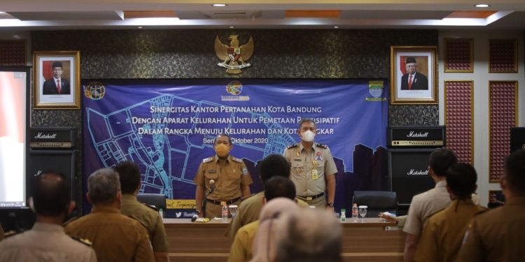 Wakil Wali Kota Bandung, Yana Mulyana dan Kepala BPN Kota Bandung, Andi Kadandio