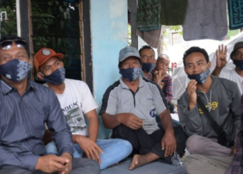 Anggota DPRD Jabar Dapil XII Eryani Sulam (kiri berkaca mata) : Masih Ada Daerah Yang Belum Tersentuh Bansos