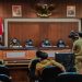 Bupati Ciamis Herdiat Sunarya saat rakor pembahasan persiapan Pilkades Serentak di Aula Sekretariat Daerah kabupaten Ciamis, Senin (16/11/2020).