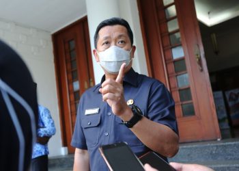Ketua Harian Gugus Tugas Percepatan Penanganan Covid-19 Kota Bandung, Ema Sumarna