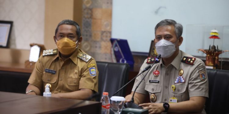 Wakil Walikota Bandung Yana Mulyana bersama Kepala Kantor BPN Kota Bandung, Andi Kadandio