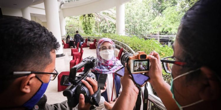 Ka.Dinkes Kota Bandung Ahyani Raksanagara