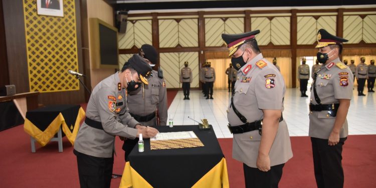 Upacara serah terima jabatan Kasespimti Polri