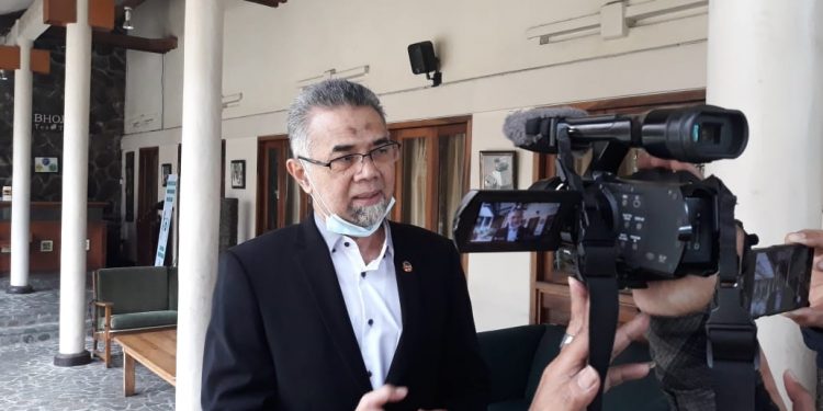 Rektor Universitas Sangga Buana (YPKP) Bandung Dr. H. Asep Effendi SE. M.Si.