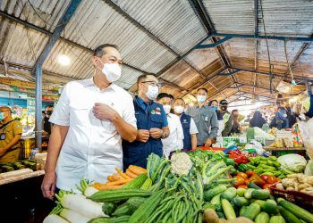 Kemendag RI Muhammad Lutfi, saat menijau Pasar Sederhana dan Pasar Kosambi, Selasa (13/4/2021).