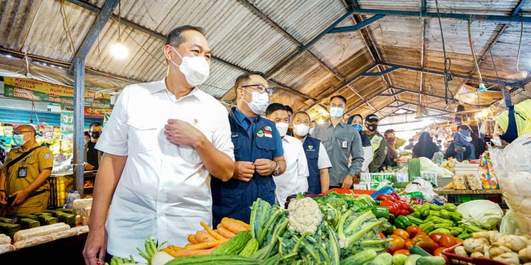 Kemendag RI Muhammad Lutfi, saat menijau Pasar Sederhana dan Pasar Kosambi, Selasa (13/4/2021).