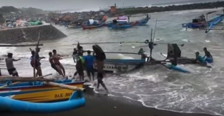 Nelayan Pesisir Pantai Selatan Jabar