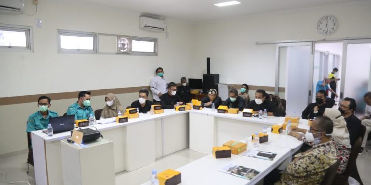 Pimpinan dan Anggota Komisi V DPRD Provinsi Jawa Barat, melakukan kunjungan kerja Ke RSUD Kota Bogor terkait realisasi dana Pemulihan Ekonomi Nasional (PEN) Dari Provinsi Jawa Barat. Kamis, (3/06/2021).