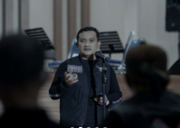 Kadisdik Jabar, Dedi Supandi mendampingi Gubenur Jabar, Ridwan Kamil meresmikan Gedung Auditorium SMKN  2 Cibinong, Sabtu (23/10/2021)