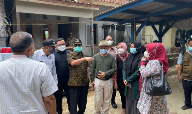 Pimpinan dan Anggota Komisi IV DPRD Provinsi Jawa Barat Meninjau Langsung Pembangunan RUTILAHU Di Desa Sakambang, Kecamatan Wanayasa Kabupaten Purwakarta untuk Tahun Anggaran 2021.
Selasa (9/11/ 2021).
