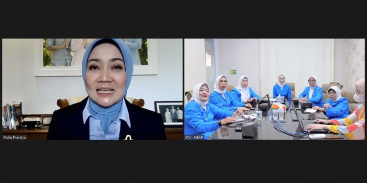 Audiensi Penguru IKWI melalui aplikasi zoom meeting dengan Penasihat Kehormatan IKWI Jabar yang juga istri Gubernur Jawa Barat, Atalia Praratya, Jumat (10/12/2021)