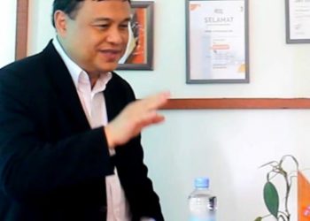 Teks foto: Aat Surya Safaat, Wartawan Senior dan Konsultan Komunikasi yang pernah menjadi Kepala Biro Kantor Berita ANTARA di New York (1993-1998) dan Direktur Pemberitaan ANTARA (2016). Saat ini mendapat amanah sebagai Ketua Bidang Luar Negeri Serikat Media Siber Indonesia (SMSI). (Doc Istimewa).