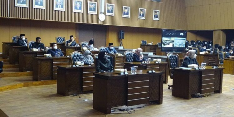 Rapat Paripurna Pandangan Umum Fraksi-Fraksi DPRD Kota Bandung