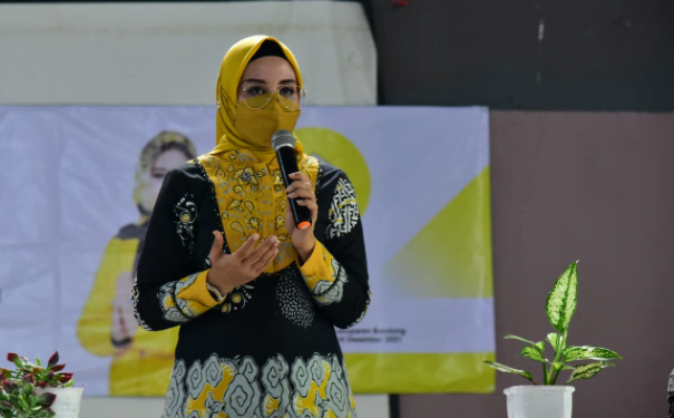 Wakil Ketua Komisi IV DPRD Provinsi Jawa Barat DR. Hj. Cucu Sugyati.SE melaksanakan Reses I Tahun Sidang 2021-2022 di Gedung Graha LA Majalaya , Kabupaten Bandung
Kamis (2/12/ 2021 )