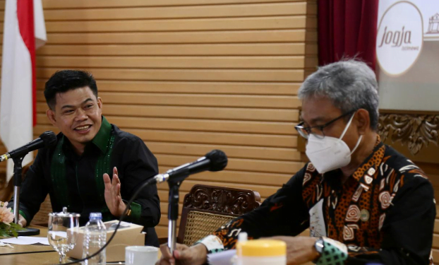 Wakil Ketua DPRD Provinsi Jawa Barat, Oleh Soleh, bersama Pimpinan dan Anggota Komisi III DPRD Provinsi Jawa Barat melaksanakan kunjungan kerja ke Gubernur DIY Yogyakarta adapun maksud dan tujuan kunjungan tersebut dalam rangka koordinasi terkait penjajakan kerjasama perbankan Daerah Jawa Barat, (Selasa, 25/1/22).
