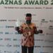 Teks foto: Baznas Banten menerima dua penghargaan sekaligus pada Baznas Award 2022 di Jakarta, Senin (17/1/2022). Penghargaan diterima langsung oleh Wakil Ketua Baznas Banten KH Zaenal Abidin Sujai (Foto: Istimewa).