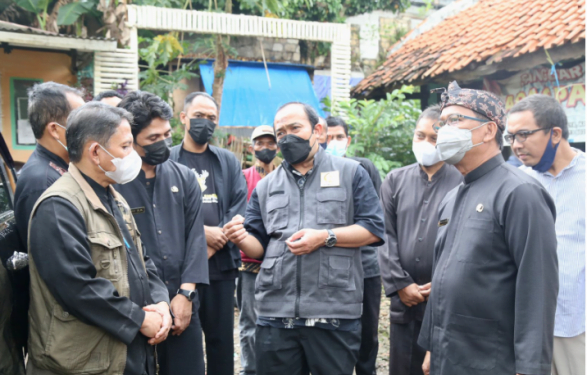 Kunjungan kerja Komisi V DPRD Provinsi Jawa Barat ke Rumah Singgah Kota Bogor dalam rangka meninjau serta mendapatkan informasi terkait permohonan hibah tanah dan bangunan milk Pemerintah Provinsi Jawa Barat untuk kebutuhan sarana dan prasarana pelayanan sosial Kota Bogor, (Jumat, 14/1/22).