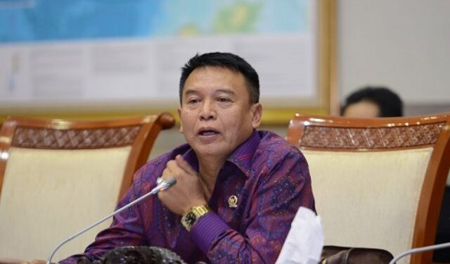 Anggota Komisi I DPR RI Fraksi PDI Perjuangan Mayjem TNI (purn) TB Hasanuddin (foto:net)