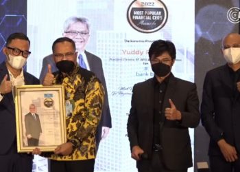 Direktur Utama bank bjb Yuddy Renaldi dianugerahi 2022 Most Popular Financial CEO's Awards