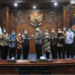 Wakil Ketua DPRD Provinsi Jawa Barat Achmad Ru'yat bersama Badan Anggaran DPRD Jabar melaksanakan studi komparasi ke DPRD Provinsi Daerah Istimewa Yogyakarta (DIY) dalam rangka mencari data dan informasi terkait mekanisme pembahasan APBD. Selasa, (8/2/22).
