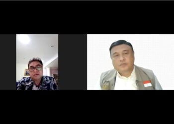 Teks foto: Ketua Bidang Luar Negeri SMSI, Aat Surya Safaat (kanan) saat Webinar Internasional, Senin malam 16 Mei 2022 terkait adanya kasus penembakan wartawati Palestina Shireen Abu Akleh yang diduga dilakukan tentara Zionis Israel di Jenin Tepi Barat Palestina pada 11 Mei 2022 (Foto: Istimewa).