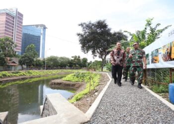 KET. FOTO: Anggota Komisi C DPRD Kota Bandung, Folmer Siswanto M. Silalahi, S.T., menghadiri undangan Peresmian Kolam Retensi Pusat Kesenjataan Kavaleri (Pussenkav) TNI AD, bertempat di Jalan Cikuray Simpang, Kelurahan Lingkar Selatan, Senin, (23/5/2022). Nicko/Humpro DPRD Kota Bandung.