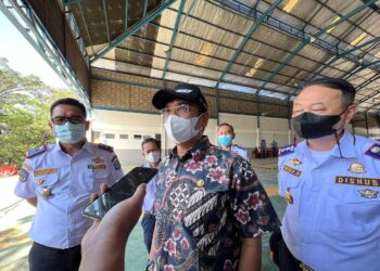 KET. FOTO: Ketua DPRD Kota Bandung H. Tedy Rusmawan, A.T., M.M., melakukan kunjungan ke Kompleks Kantor Dinas Perhubungan Kota Bandung, di Gedebage, Senin (11/7/2022). Ariel/Humpro DPRD Kota Bandung