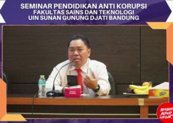 Plh.Rektor UIN Bandung, Prof.Rosihon Anwar,  saat membuka seminar pendidikan antikorupsi bersama Deputi Pendidikan dan peran serta masyarakat. Dr.Wawan Wardiana, Di Aula FST/dok.photo Istimewa