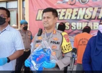 Kapolres Sukabumi, AKBP Dedy Darmawansyah didampingi Kasatreskrim bersama Kanit PPA Polres Sukabumi, Iptu Bayu Sunarti.