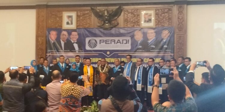 Bupati Sukabumi, Ketua DPN Peradi Foto bersama Pengurus DPC Peradi Cibadak