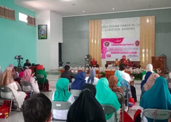 Acara Perempuan TOP (Teladan Optimis dan Produktif) Viralkan Perdamaian, kerjasama Badan Nasional Penanggulangan Terorisme (BNPT),dengan  Forum  Koordinasi Pencegahan Terorisme (FKPT) Jawa Barat yang berlangsung di Aula Gedung Ormas Islam Kabupaten Bandung, dari tanggal 2-3 November 2022./dok.photo Gifari