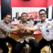 Nicko/Humpro DPRD Kota Bandung.Ketua DPRD Kota Bandung, H. Tedy Rusmawan, AT., M.M., menghadiri program talk show Obrolan Plus Solusi 'Opsi' di Radio PRFM Bandung dengan tema 'Bersama Atasi Kemacetan di Kota Bandung', Rabu, (20/7/2022).