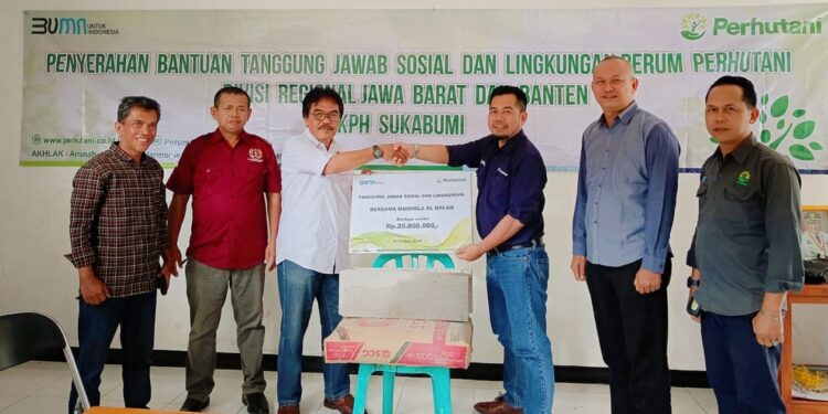 Serah terima bantuan pembangunan Mesjid Al Qalam dengan Perhutani Kesatuan Pemangkuan Hutan (KPH) Sukabumi