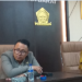 Wakil Ketua Fraksi Partai Golkar DPRD Jabar Ahmad Hidayat ( kiri) didampingi Advokat Agung Tritata