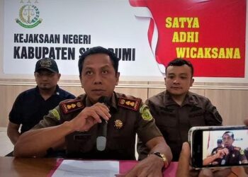 Kepala Kejaksaan Negeri Kabupaten Sukabumi Siju SH. MH., saat memberi keterangan Pers