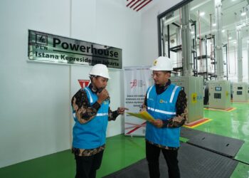 KOORDINASI MATANG-Petugas PLN memastikan _Uninterruptible Power Supply_ (UPS) dan genset yang berada di Powerhouse Istana Kepresidenan Jakarta berfungsi dengan normal untuk menyuplai pasokan listrik selama rangkaian Hari Ulang Tahun RI ke-78. (Foto Ist).