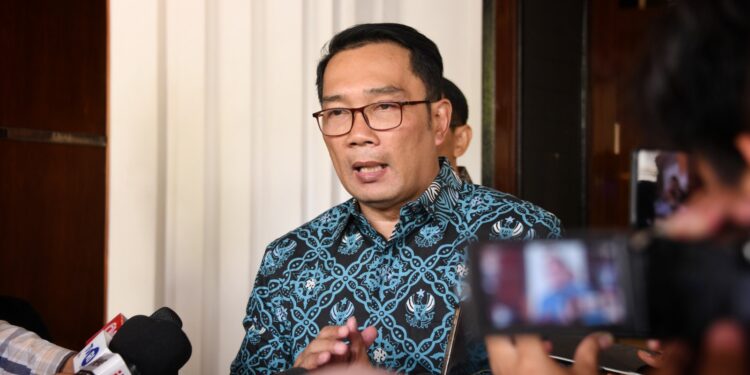 Gubernur Jawa Barat Ridwan Kamil usai mengikuti Rakor Koordinasi Tingkat Menteri terkait pembahasan manajerial Pesantren Al Zaytun pasca penetapan Panji Gumilang sebagai tersangka di kantor Kemenko Polhukam, Jakarta, Kamis (3/8/2023),(Foto: Biro Adpim Jabar)