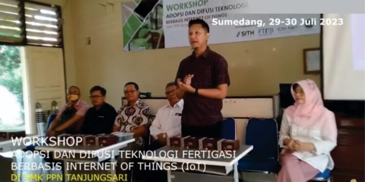 Workshop Adopsi & Difusi Teknologi Fertigasi Berbasis IoT di SMK PPN Tanjungsari Sumedang pada Sabtu-Minggu (29-30/7/2023).