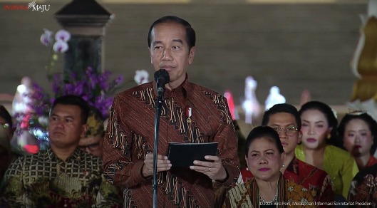 Presiden Jokowi membuka Istana Berbatik, di halaman Istana Merdeka, Jakarta, Minggu (01/10/2023).