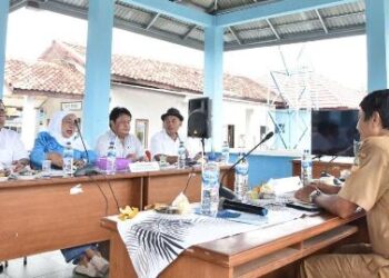 Komisi II DPRD Provinsi Jawa Barat, saat melalukan kunjungan kerja ke UPTD PAPLWU, Kabupaten Karawang, Selasa, (27/02/2024).