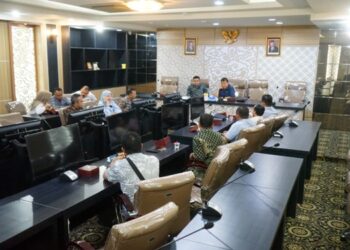 Anggota DPRD Provinsi Jawa Barat Sugianto Nangolah saat menerima kunjungan kerja Pansus I DPRD Kota Bukittinggi, yang bertempat gedung DPRD Jabar, Kota Bandung, Rabu (28/2/2024).