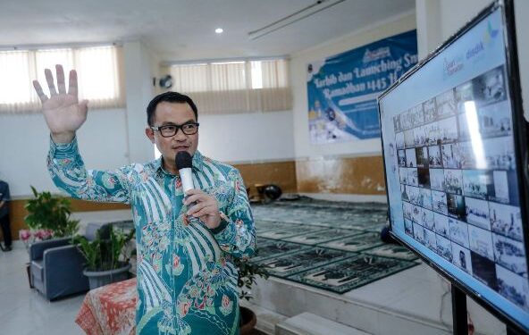Kadisdik Jabar, Wahyu Mijaya membuka kegiatan SmartTren Ramadan 1445 Hijriah di Aula SMKN 1 Cimahi, Jumat (8/3/2024).