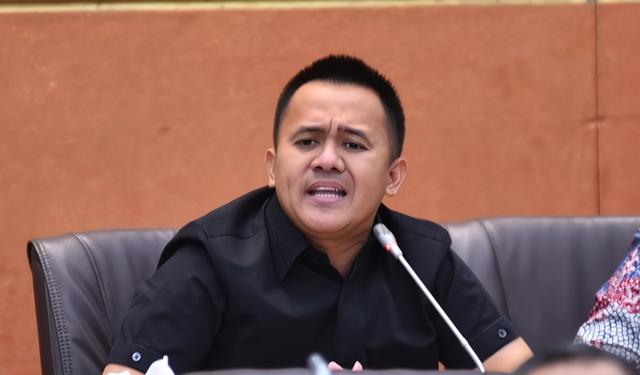 Mufti dan Erick Thohir