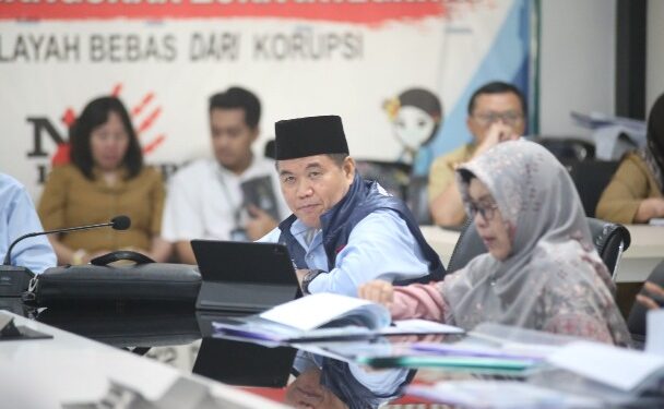 Komisi III DPRD Provinsi Jawa Barat  saat rapat pembahasan terkait Laporan Keterangan Pertanggungjawaban (LKPJ) Gubernur Tahun Anggaran 2023 di Pusat Pengelolaan Pendapatan Daerah (P3D) Wilayah Kabupaten Bandung Barat. Selasa, (02/04/23).