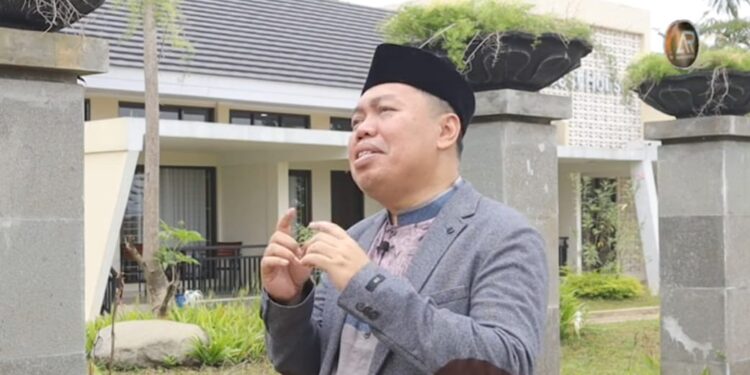 Rektor UIN SGD Bandung, Prof.Dr.Rosihon Anwar,M.Ag.