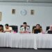 Wakil Ketua DPRD Provinsi Jawa Barat, Achmad Ru'yat saat rapat Pansus I dengan Biro Badan Usaha Milik Daerah, Investasi Dan Administrasi Pembangunan Sekeretariat Daerah Provinsi Jawa Barat di Badan Pendapatan Daerah (Bapenda) Kabupaten Karawang, Rabu, (15/5/2024).