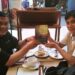 AKRAB-Penulis, Ahli Keuangan Syariah, M. Gunawan Yasni (kanan) bersama Wartawan Senior Aat Surya Safaat (kiri) pada satu pertemuan di Jakarta baru-baru ini. (Foto: Dok. pribadi).