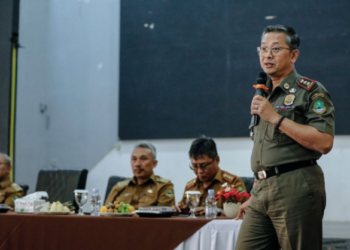 Plh. Kepala Dinas Pendidikan (Kadisdik) Jawa Barat, M. Ade Afriandi dalam Rapat Koordinasi Kepala SMA, SMK, SLB Se-Cabang Dinas Pendidikan (Cadisdik) Wilayah IX & X di SLBN Taruna Mandiri, Kab. Kuningan, Senin (12/8/2024).